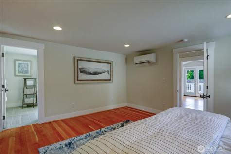 1611 10th Avenue W Seattle WA 98119