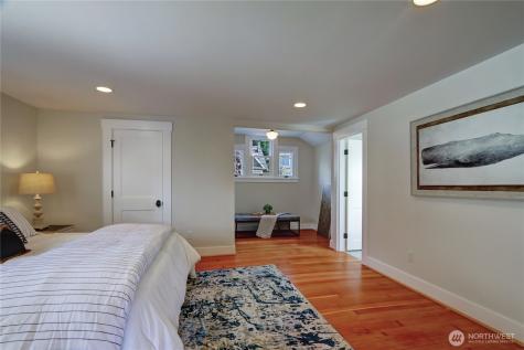 1611 10th Avenue W Seattle WA 98119