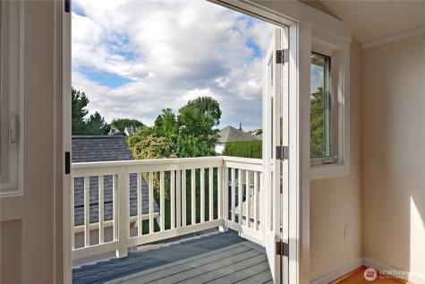 1611 10th Avenue W Seattle WA 98119