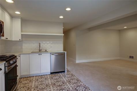 1611 10th Avenue W Seattle WA 98119