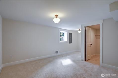 1611 10th Avenue W Seattle WA 98119