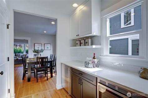 1611 10th Avenue W Seattle WA 98119