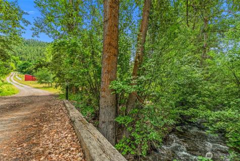 1395 Mission Creek Cashmere WA 98815