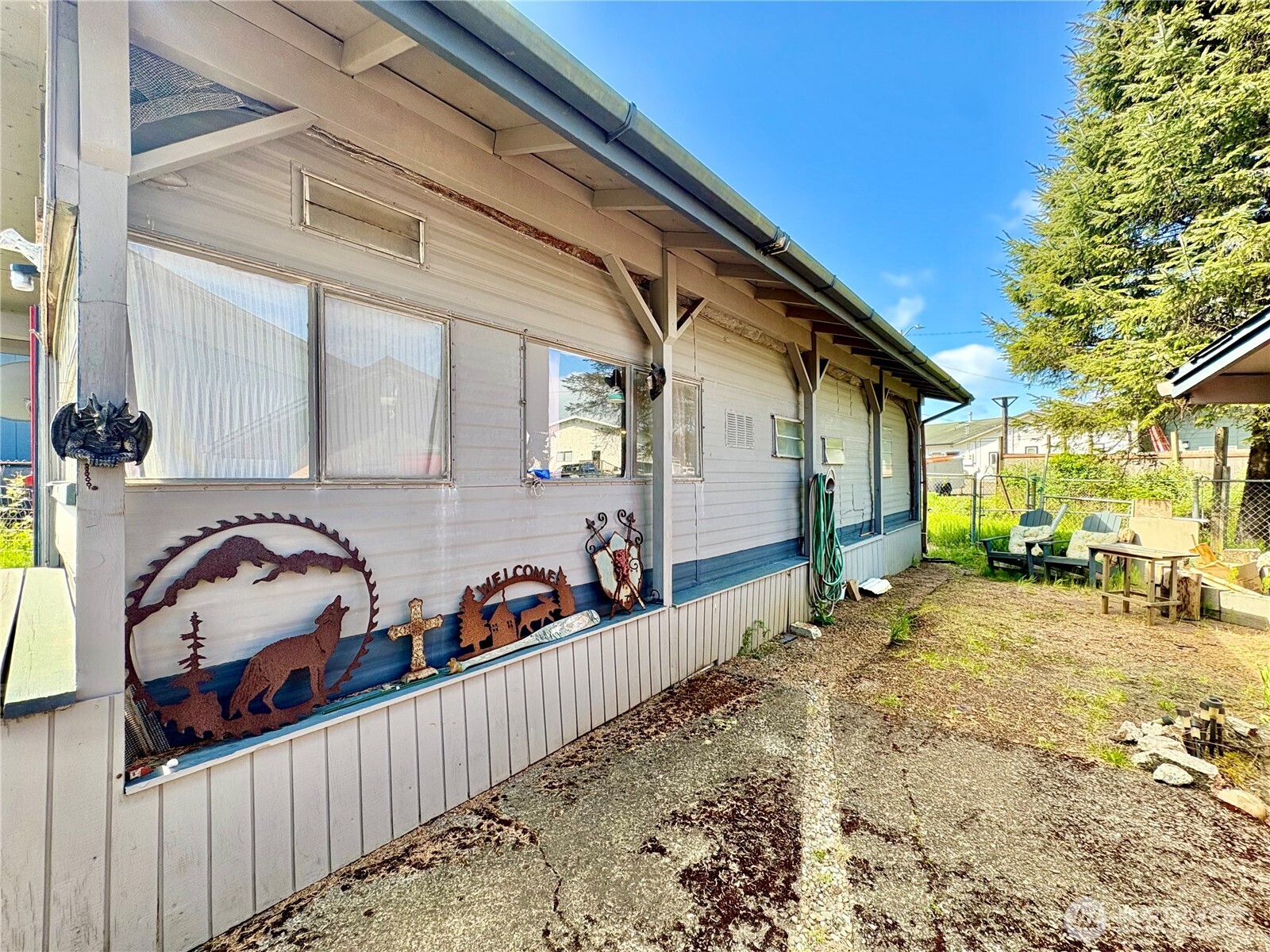 105 Victoria Loop NE Ocean Shores WA 98520