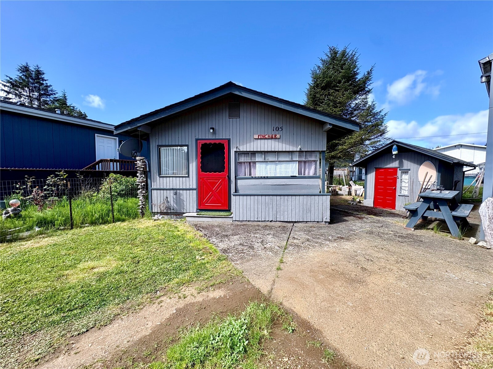 105 Victoria Loop NE Ocean Shores WA 98520