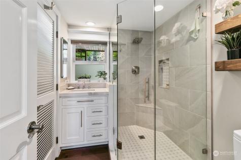 11512 Clear Lake North Road E Eatonville WA 98328