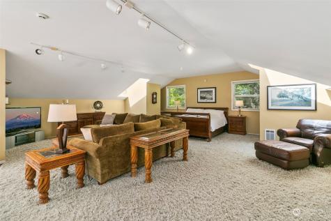 11512 Clear Lake North Road E Eatonville WA 98328