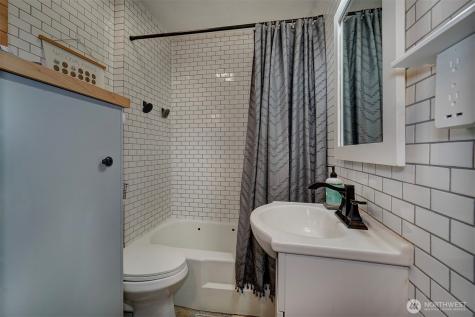 1112 N Cambrian Avenue Bremerton WA 98312