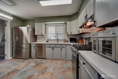 1112 N Cambrian Avenue Bremerton WA 98312