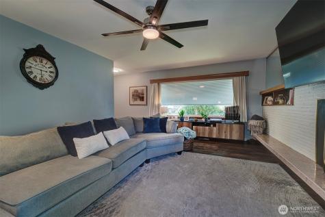 1112 N Cambrian Avenue Bremerton WA 98312