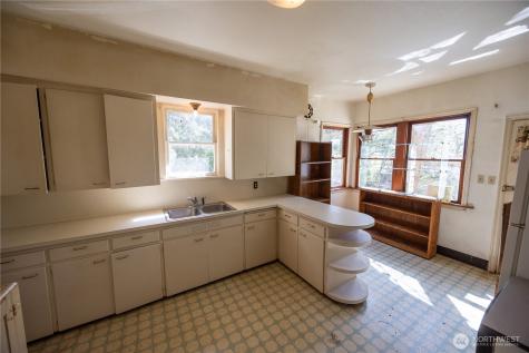 4326 E F Street Tacoma WA 98404