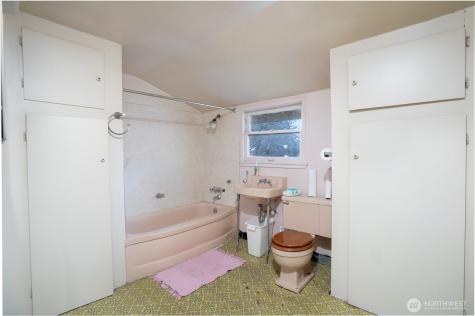4326 E F Street Tacoma WA 98404
