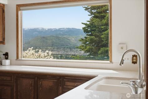 602 Daniels Drive East Wenatchee WA 98802