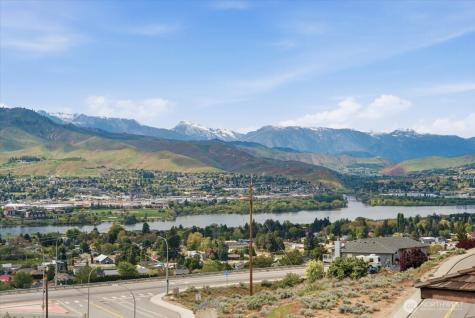 602 Daniels Drive East Wenatchee WA 98802