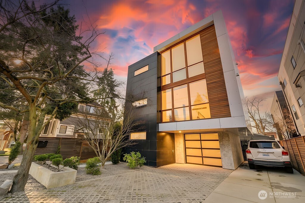 209 12th Avenue E Seattle WA 98102