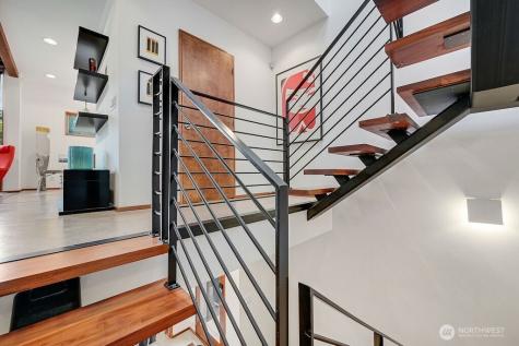 209 12th Avenue E Seattle WA 98102