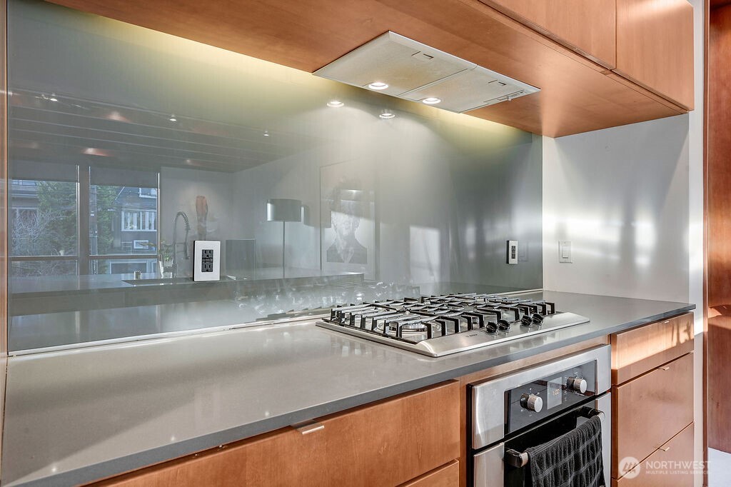 209 12th Avenue E Seattle WA 98102