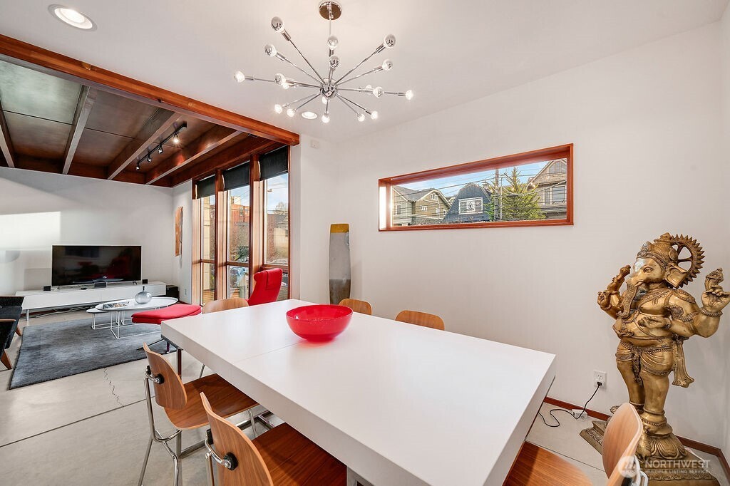 209 12th Avenue E Seattle WA 98102