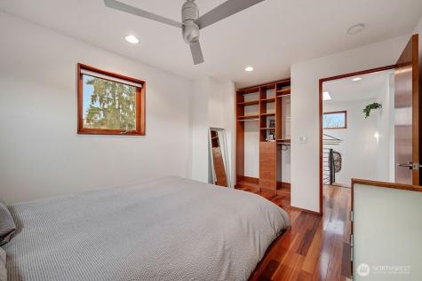 209 12th Avenue E Seattle WA 98102