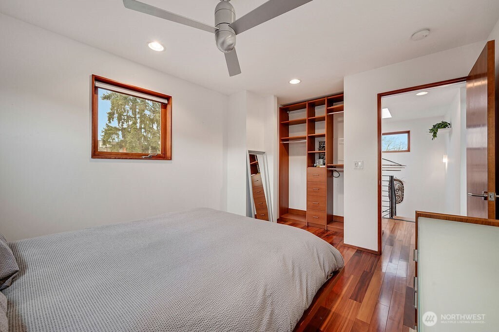 209 12th Avenue E Seattle WA 98102