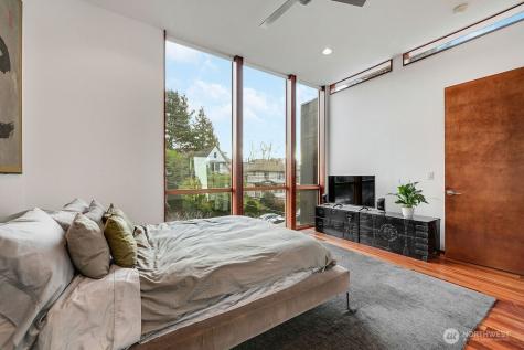 209 12th Avenue E Seattle WA 98102