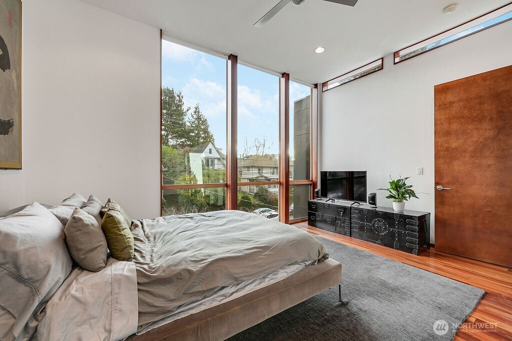 209 12th Avenue E Seattle WA 98102