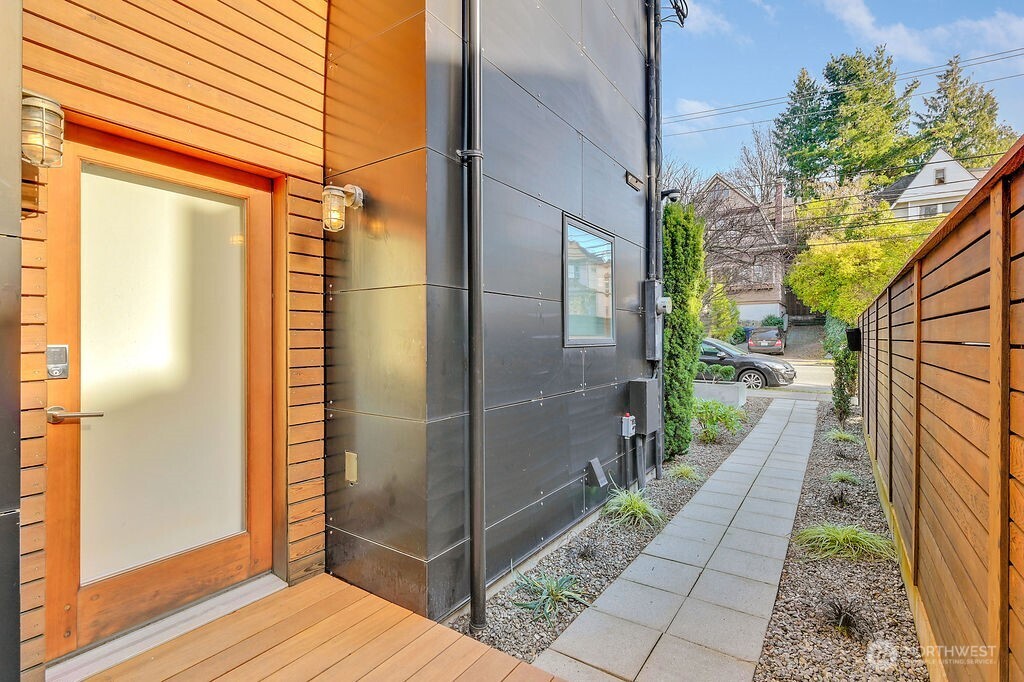 209 12th Avenue E Seattle WA 98102