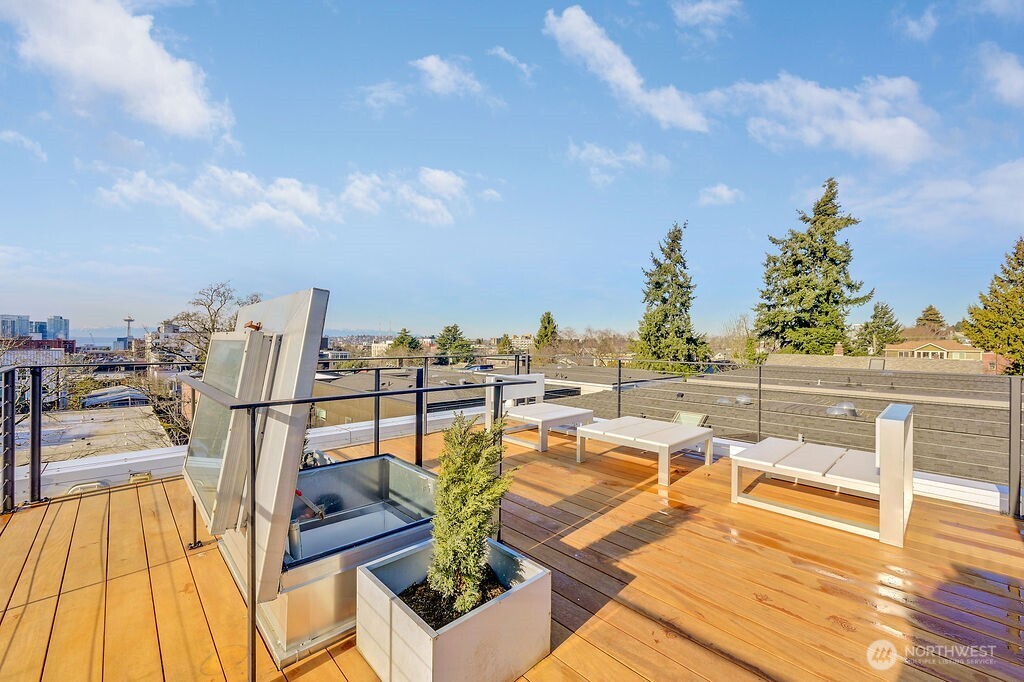 209 12th Avenue E Seattle WA 98102