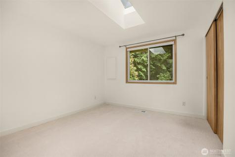 9820 NE Beach Crest Drive Bainbridge Island WA 98110