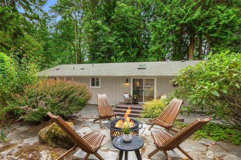 9820 NE Beach Crest Drive Bainbridge Island WA 98110