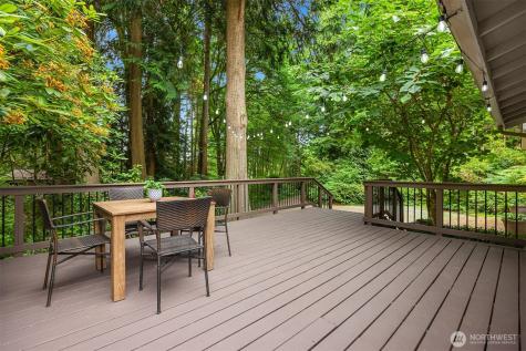 9820 NE Beach Crest Drive Bainbridge Island WA 98110