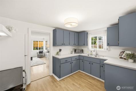 317 SW 124th Street Seattle WA 98146