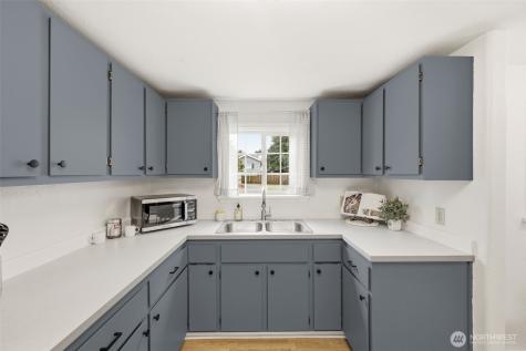 317 SW 124th Street Seattle WA 98146