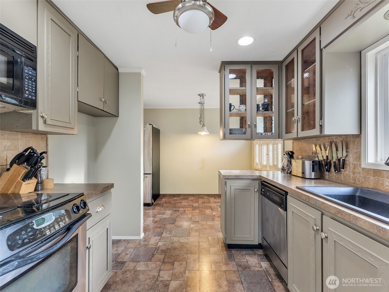 23716 J Place Ocean Park WA 98640