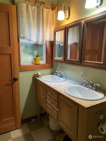 7710 218th Street Sw Edmonds WA 98026
