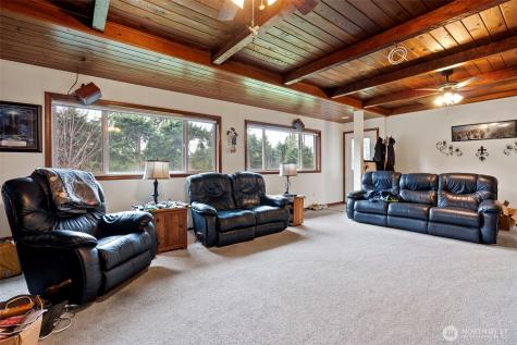 9431 Pipeline Road E Puyallup WA 98371