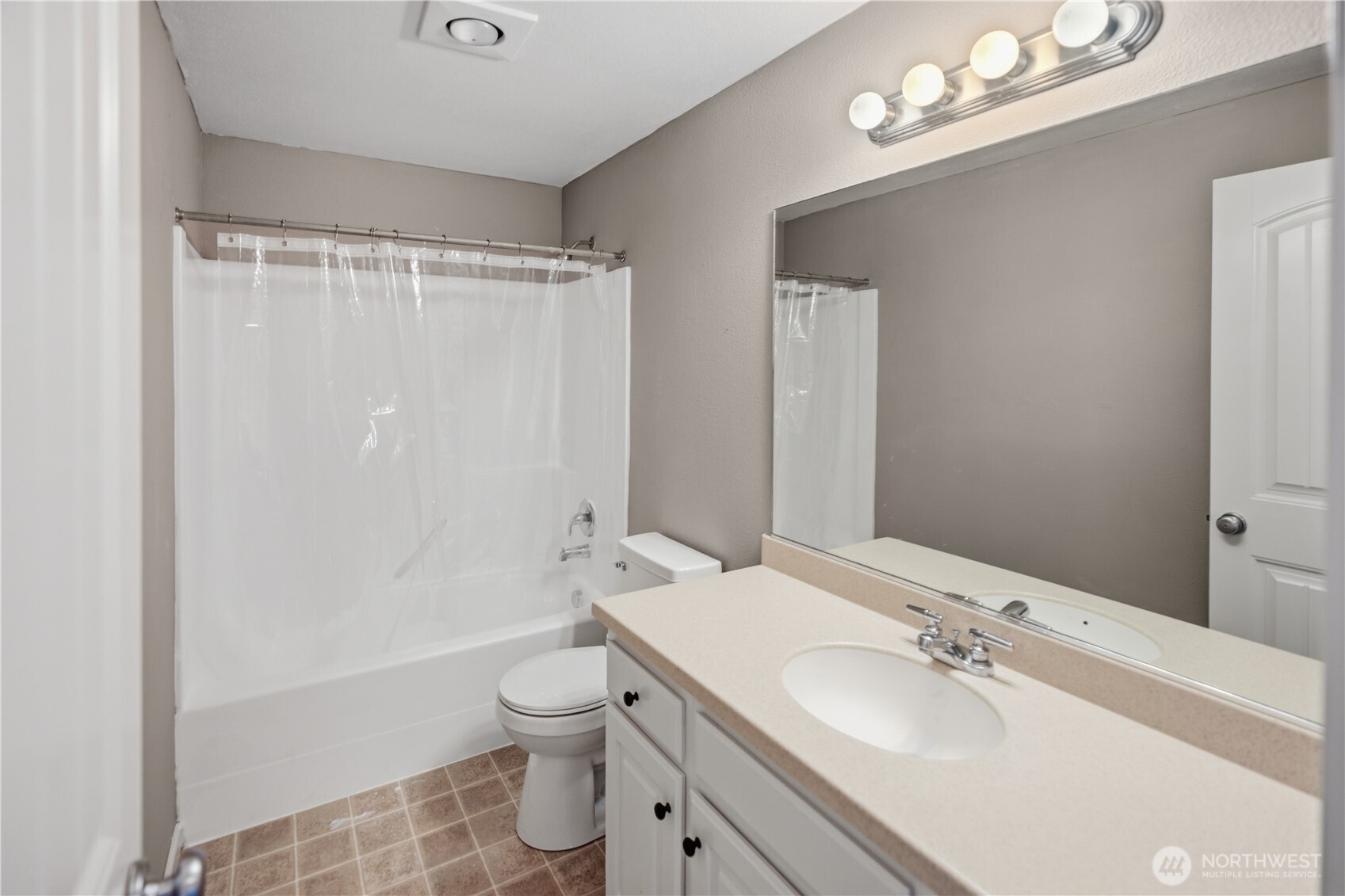 1853 S Monroe Street Moses Lake WA 98837