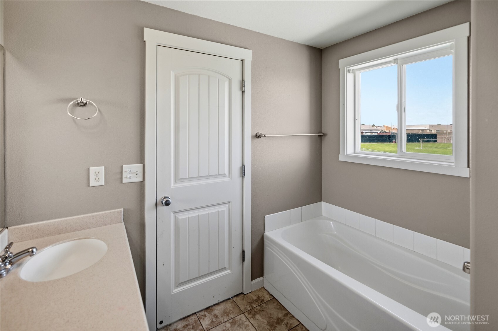 1853 S Monroe Street Moses Lake WA 98837