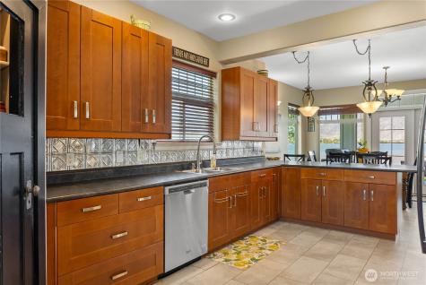 72 Boundary Point Road Oroville WA 98844