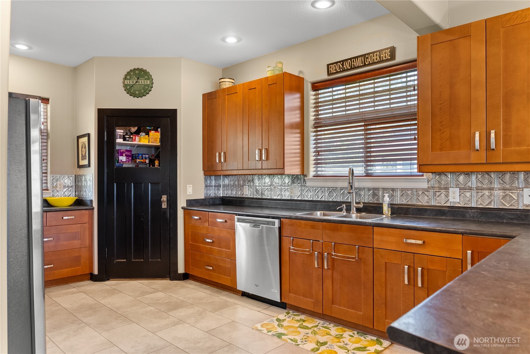 72 Boundary Point Road Oroville WA 98844