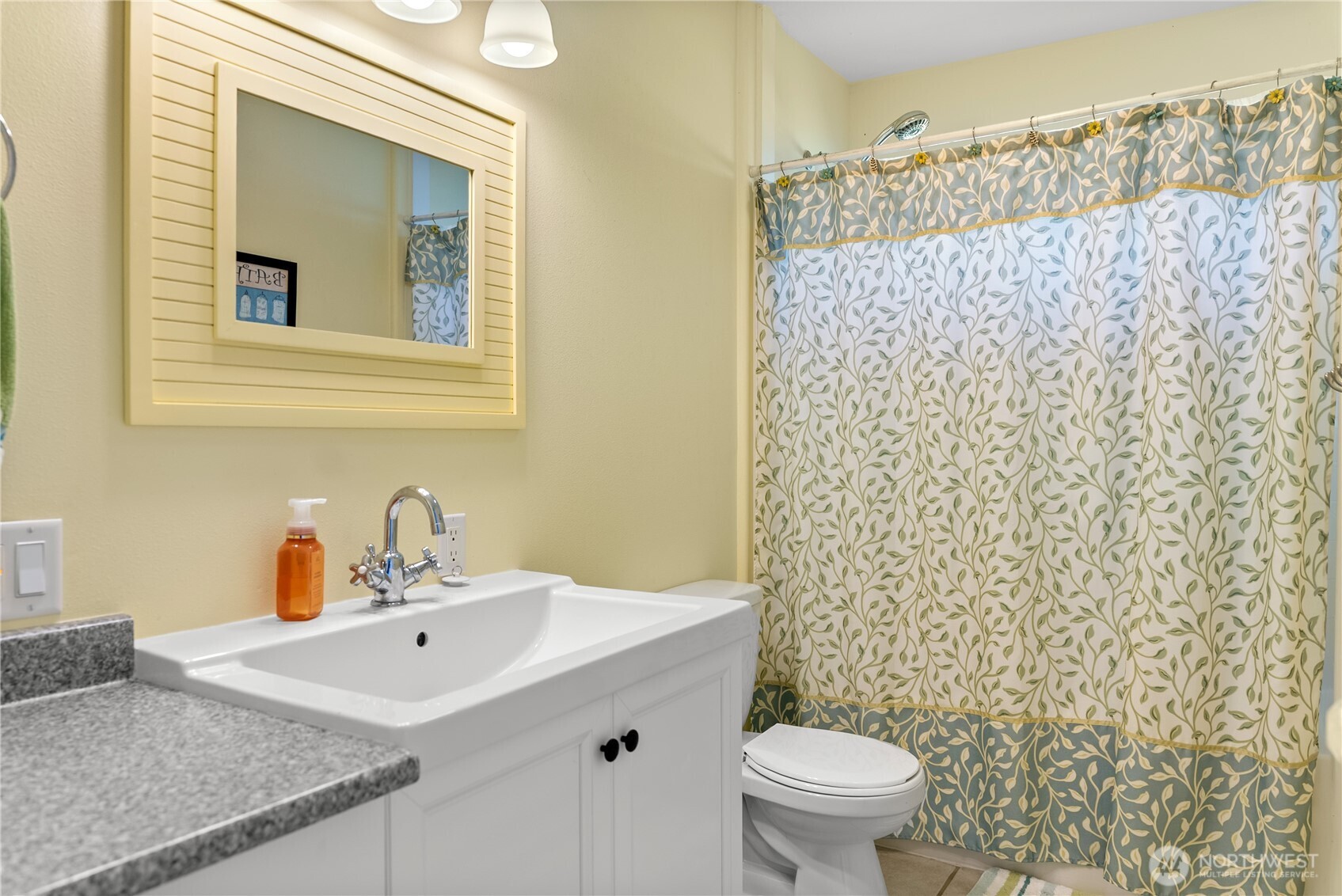 72 Boundary Point Road Oroville WA 98844