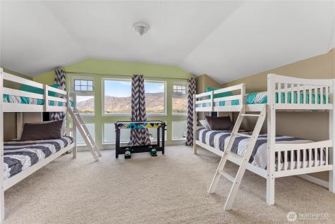 72 Boundary Point Road Oroville WA 98844