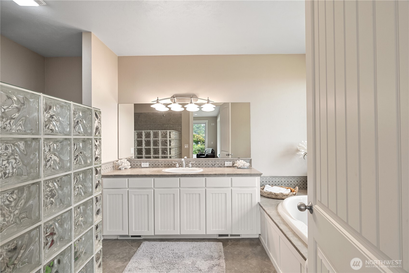 6 Diamond Drive Pacific Beach WA 98571