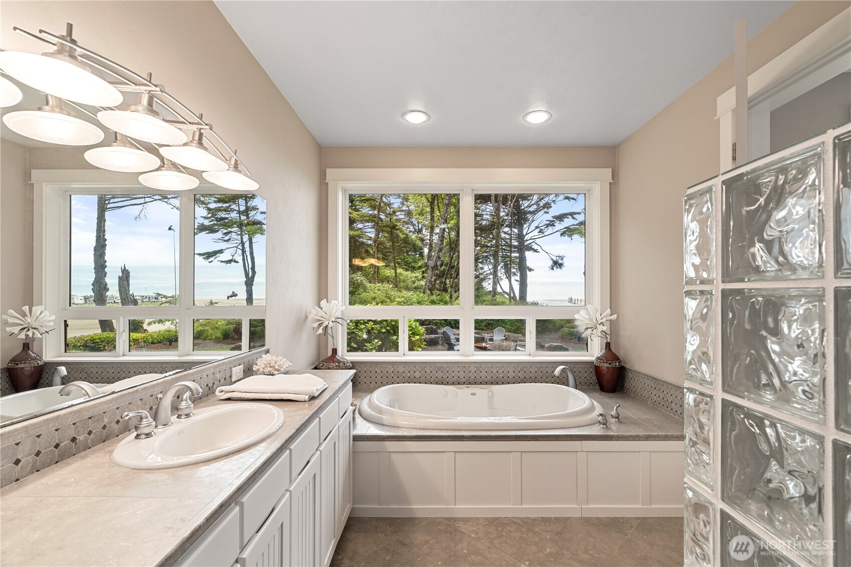 6 Diamond Drive Pacific Beach WA 98571