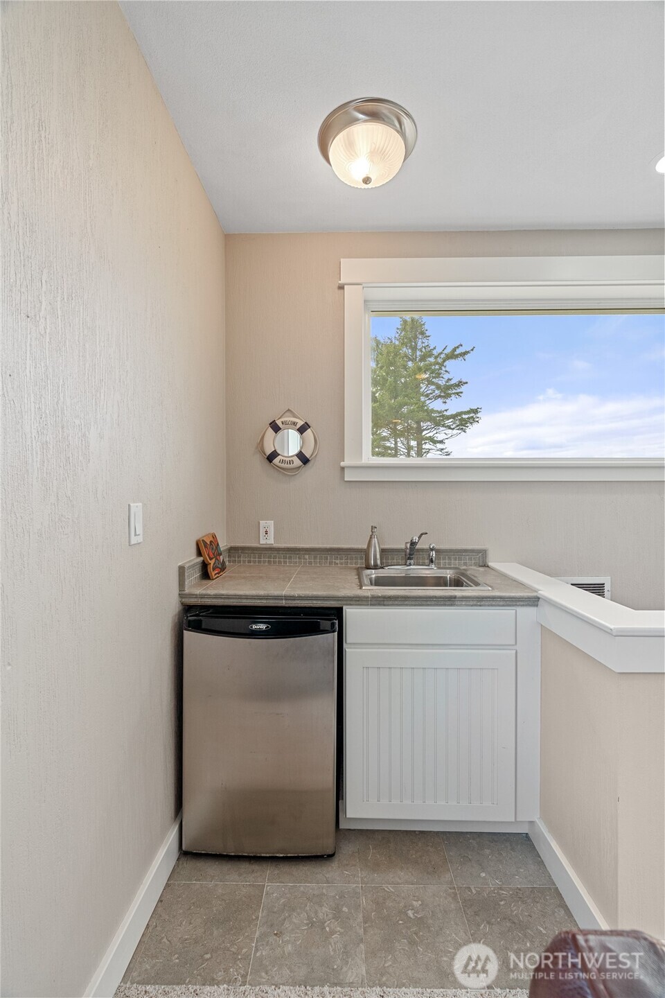 6 Diamond Drive Pacific Beach WA 98571