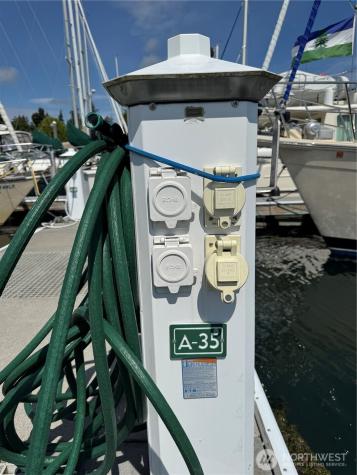 141 Parfitt Way SW Bainbridge Island WA 98110