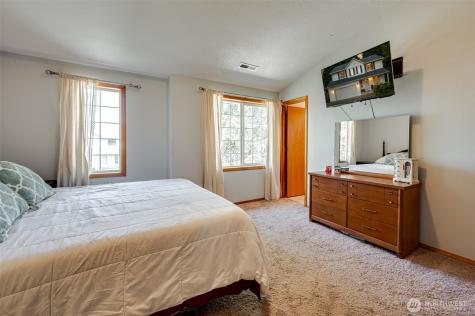 302 Pine Street Woodland WA 98674