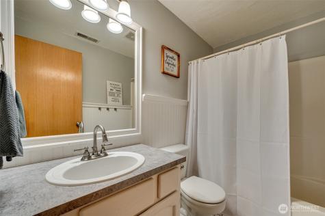302 Pine Street Woodland WA 98674