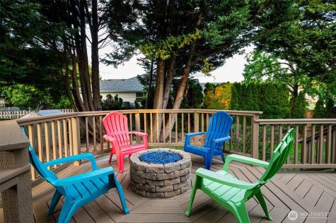 302 Pine Street Woodland WA 98674