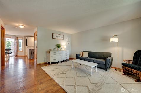 302 Pine Street Woodland WA 98674